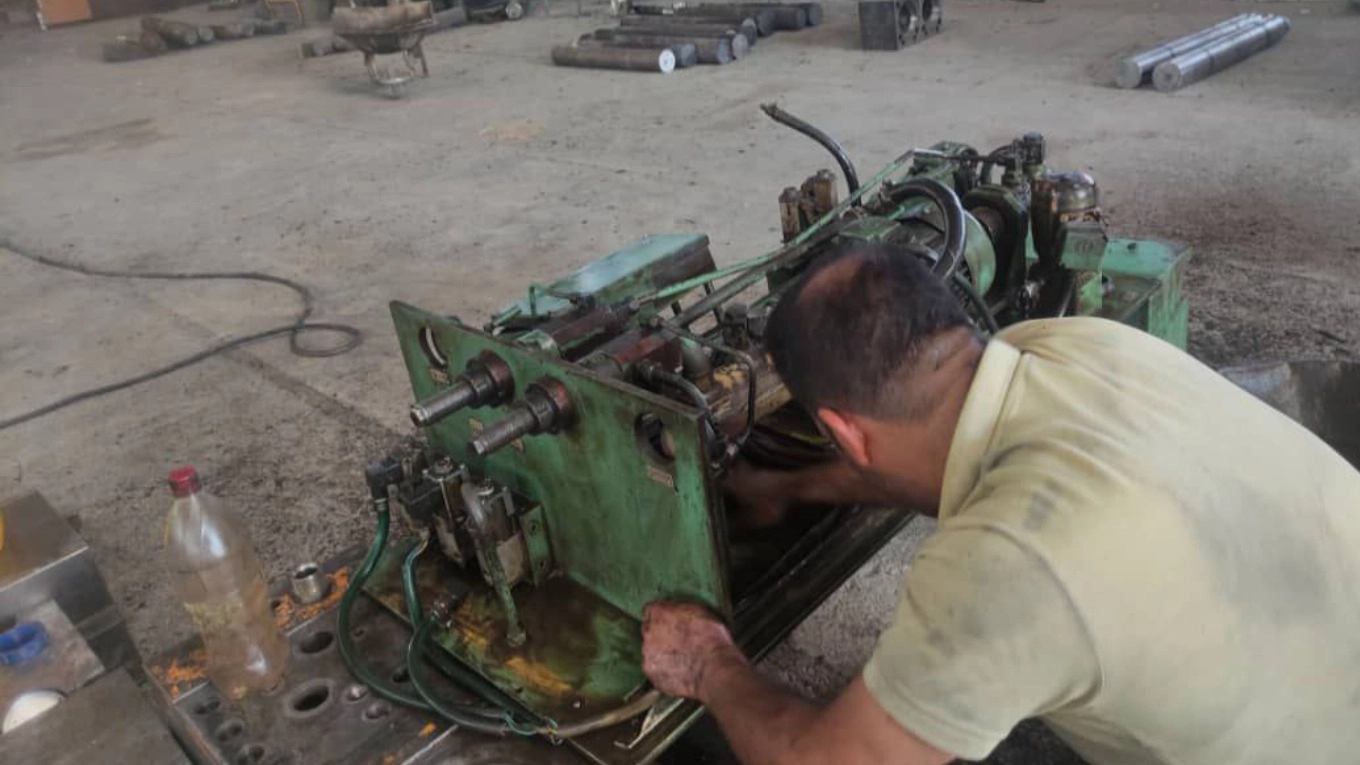 Specialized repairs, installation and operation of all machine tools, including carousel, boring and lathe